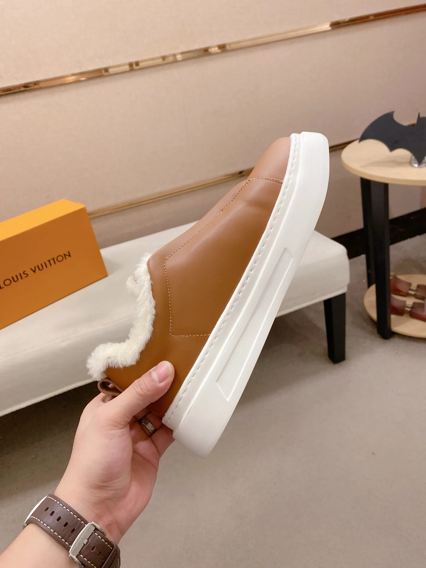 Factory price: 480💰🎉🎉LV~Louis Vuitton trendy men's shoes, new shipments, latest matching, same style as the official website, super high quality, best-selling season [strong][strong][strong] Selected first-layer cowhide, comfortable wool lining, original last, comfortable on the feet, wear-resistant rubber outsole, size: 38-44.